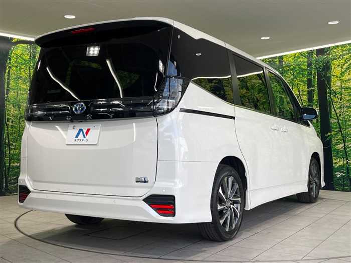 Toyota Voxy 2025 — фото 9 купить в Москве