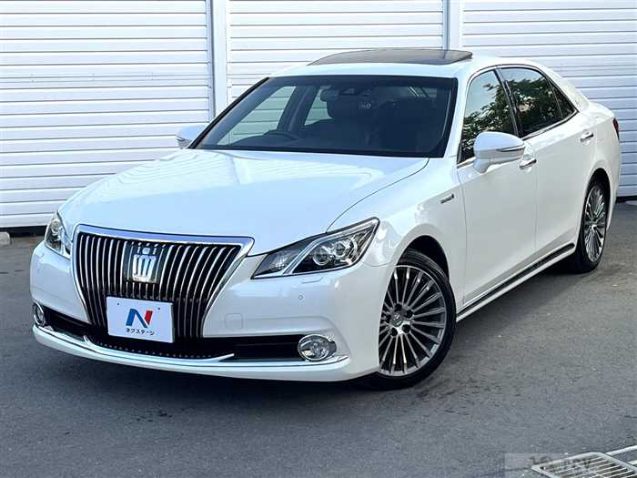 2017 Toyota Crown Majesta