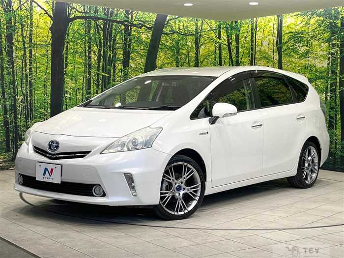 2013 Toyota PRIUS α
