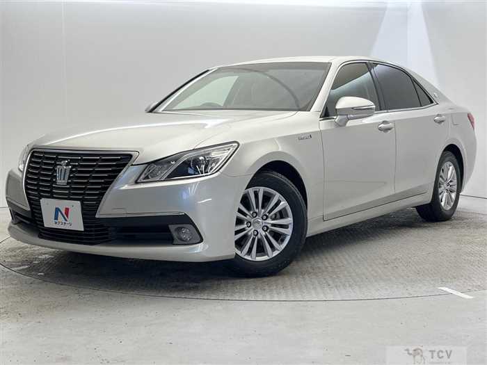 2013 Toyota Crown Hybrid