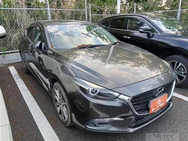 2017 Mazda Axela