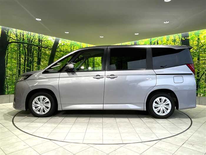 Toyota Noah 2023 — миниатюра 9