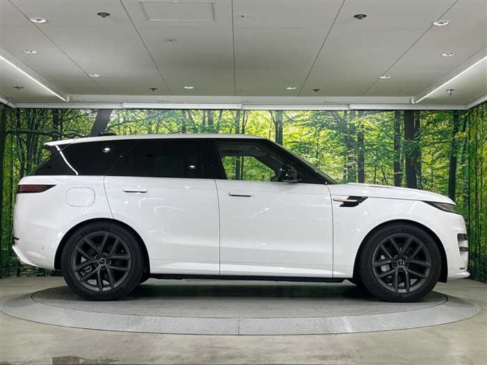 Land Rover Range Rover Sport 2025 — фото 6 купить в Москве