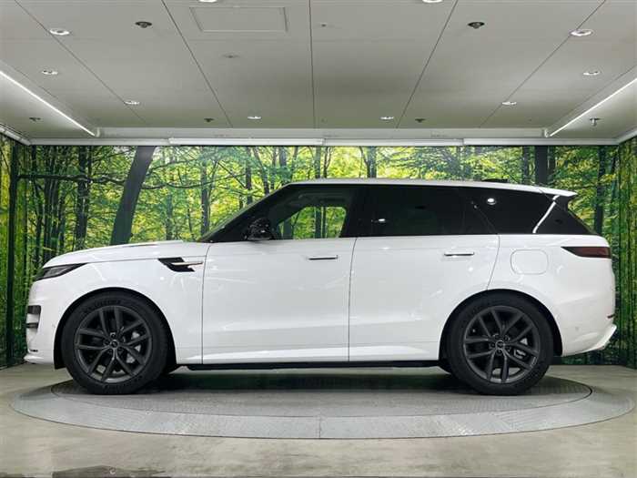 Land Rover Range Rover Sport 2025 — фото 10 купить в Москве