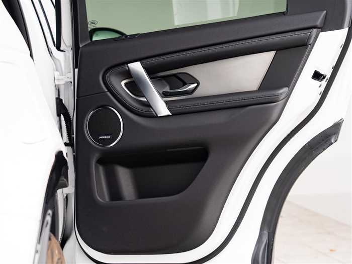 Land Rover Discovery Sport 2025 — фото 9 купить в Москве