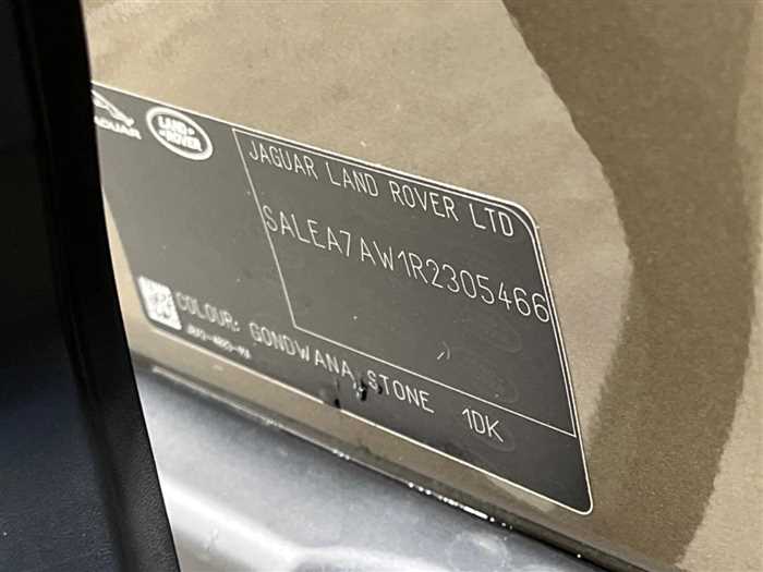 Land Rover Defender 2024 — миниатюра 3