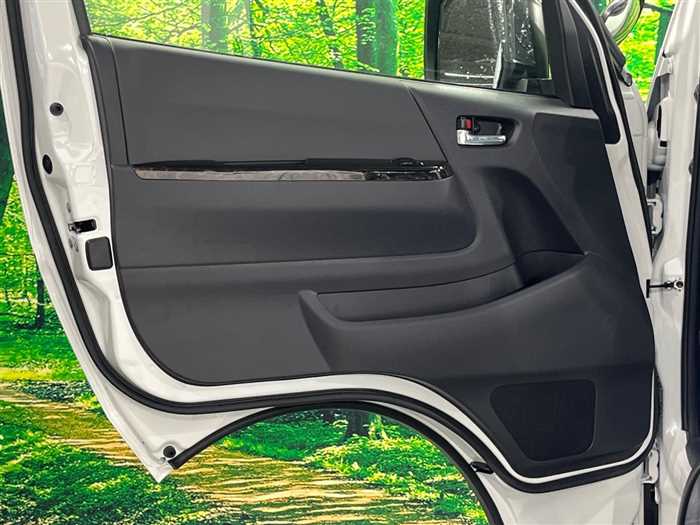 Toyota Hiace Van 2026 — фото 8 купить в Москве