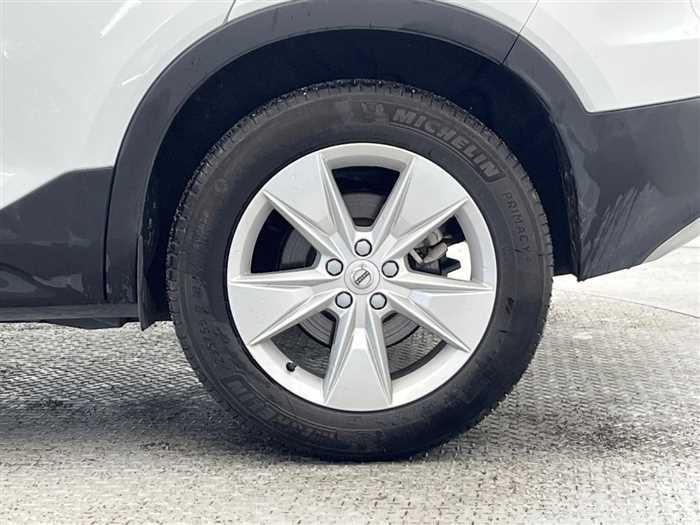 Volvo XC40 2023 — фото 9 купить в Москве