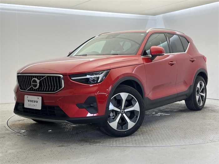 Volvo XC40 2023 — фото 2 купить в Москве