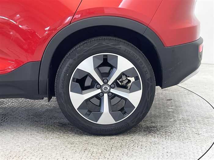 Volvo XC40 2023 — фото 8 купить в Москве