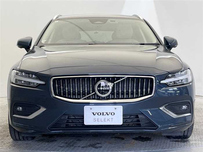 Volvo V60 2023 — миниатюра 7