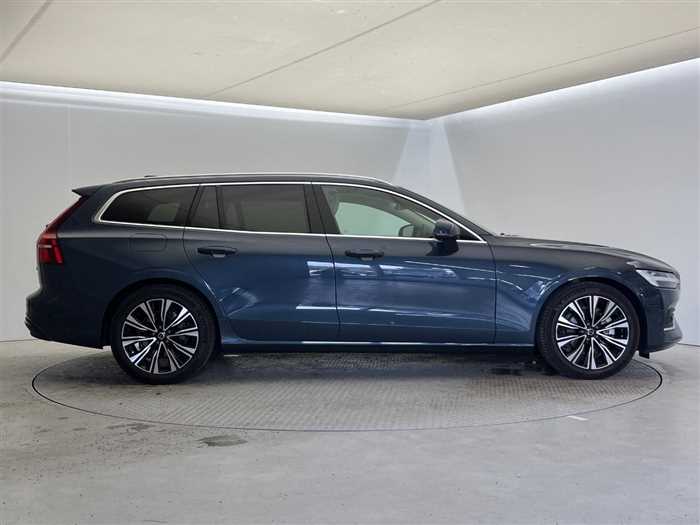 Volvo V60 2023 — миниатюра 8