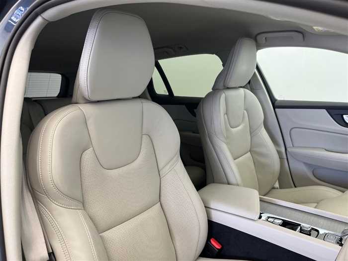 Volvo V60 2023 — миниатюра 9