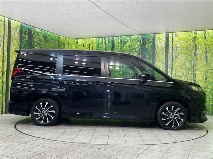 Toyota Noah 2025 — фото 9 купить в Москве