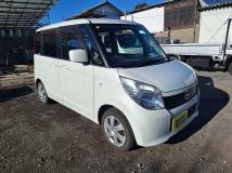 2011 Nissan ROOX