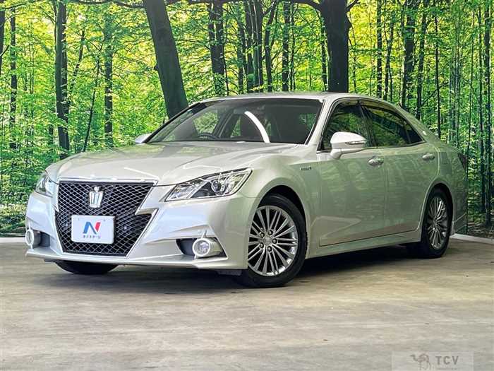 2013 Toyota Crown Hybrid