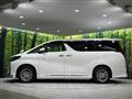 2022 Toyota Alphard Hybrid