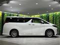 2022 Toyota Alphard Hybrid