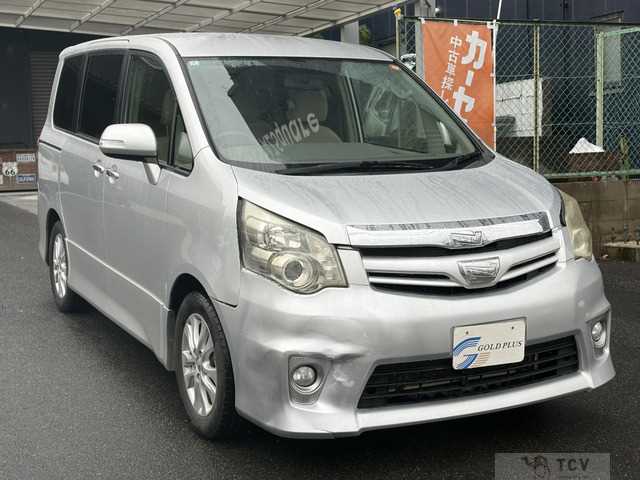 2011 Toyota Noah