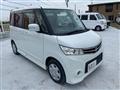 2011 Nissan ROOX