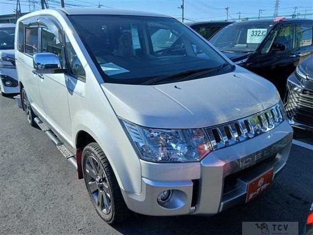 2018 Mitsubishi Delica D5