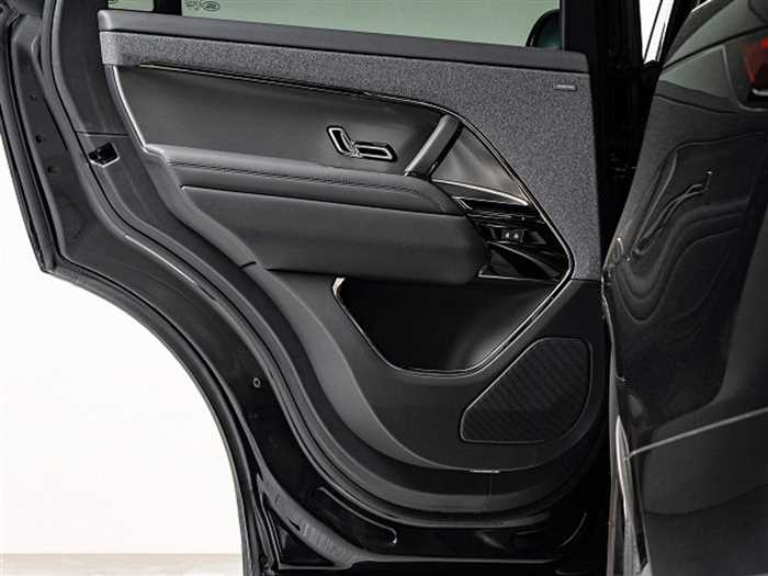 Land Rover Range Rover Sport 2023 — миниатюра 7