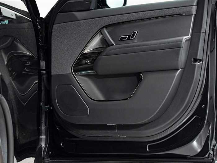 Land Rover Range Rover Sport 2023 — миниатюра 9