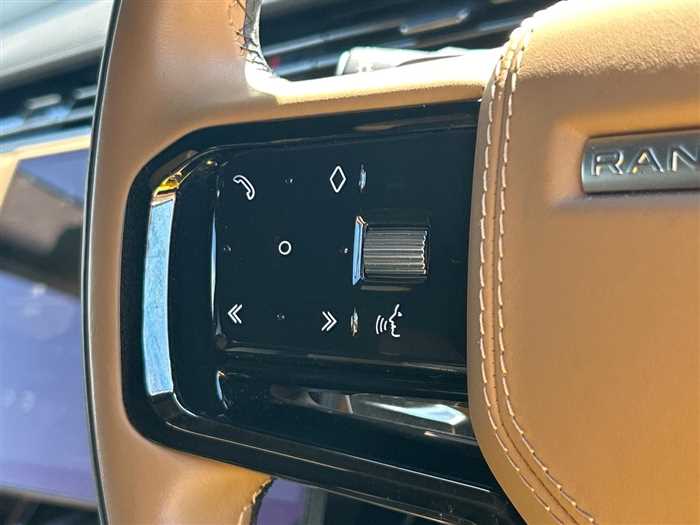 Land Rover Range Rover Sport 2023 — миниатюра 7
