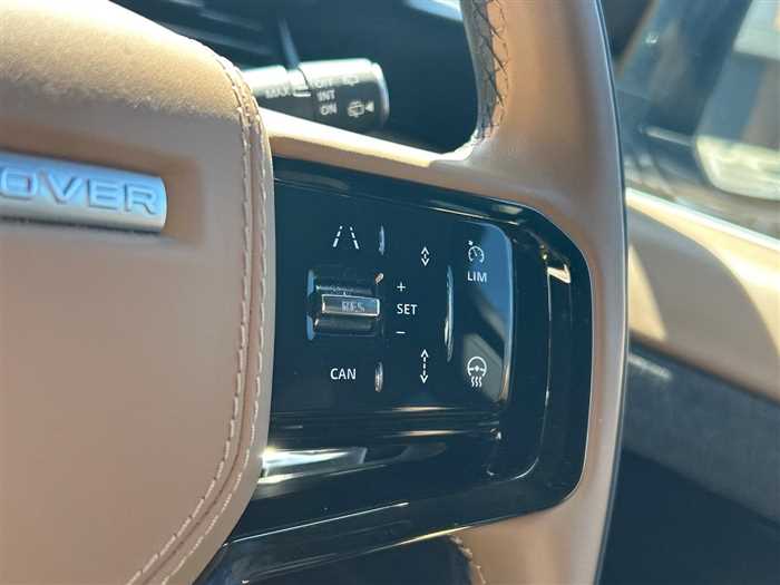 Land Rover Range Rover Sport 2023 — миниатюра 8
