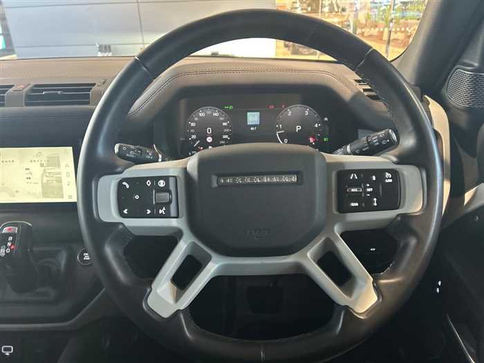 Land Rover Defender 2024 — миниатюра 9