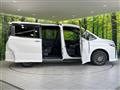 2018 Toyota Voxy