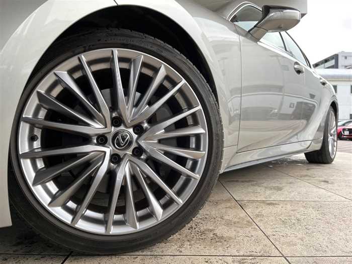 Lexus IS 2023 — фото 11 купить в Москве