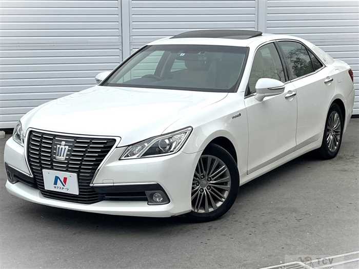 2013 Toyota Crown Hybrid