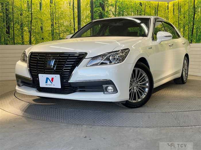 2015 Toyota Crown Hybrid