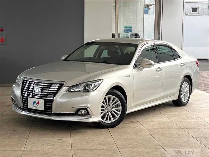2015 Toyota Crown Hybrid