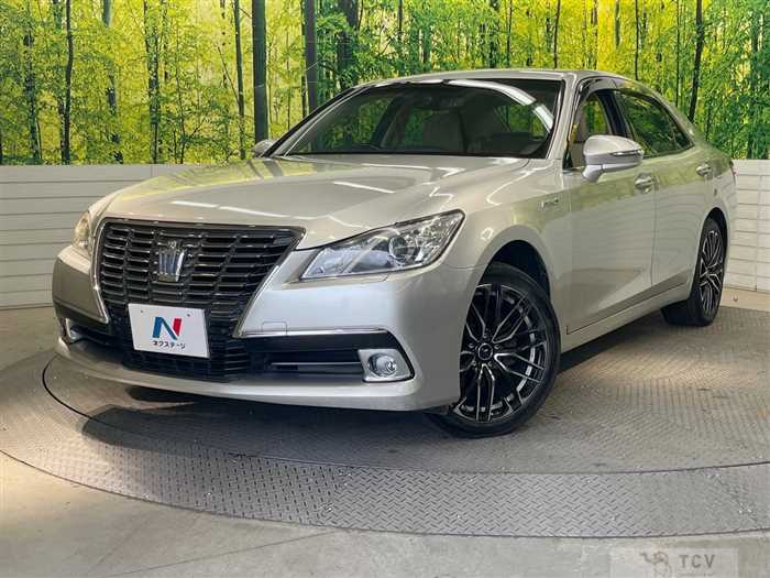 2015 Toyota Crown Hybrid
