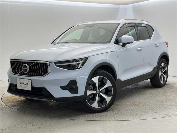 Volvo XC40 2024 — фото 2 купить в Москве