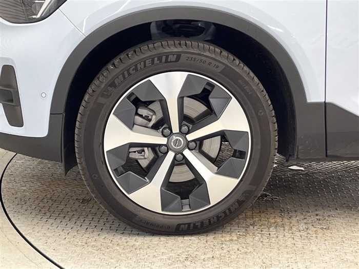 Volvo XC40 2024 — фото 8 купить в Москве