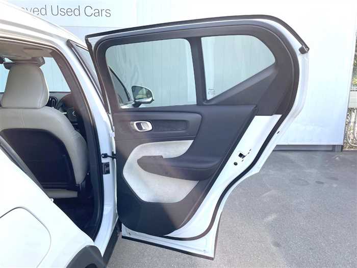 Volvo XC40 2025 — фото 10 купить в Москве