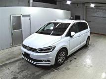 2016 Volkswagen Golf Touran