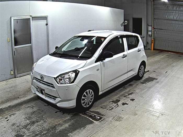 2017 Daihatsu Mira Es