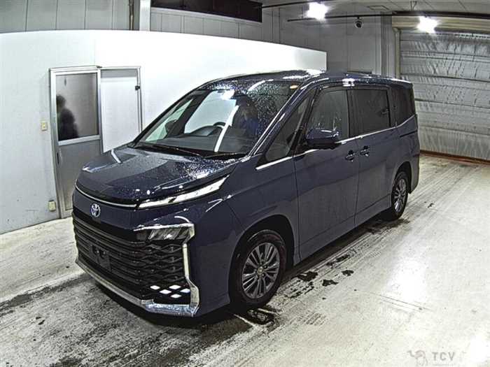 2022 Toyota Voxy