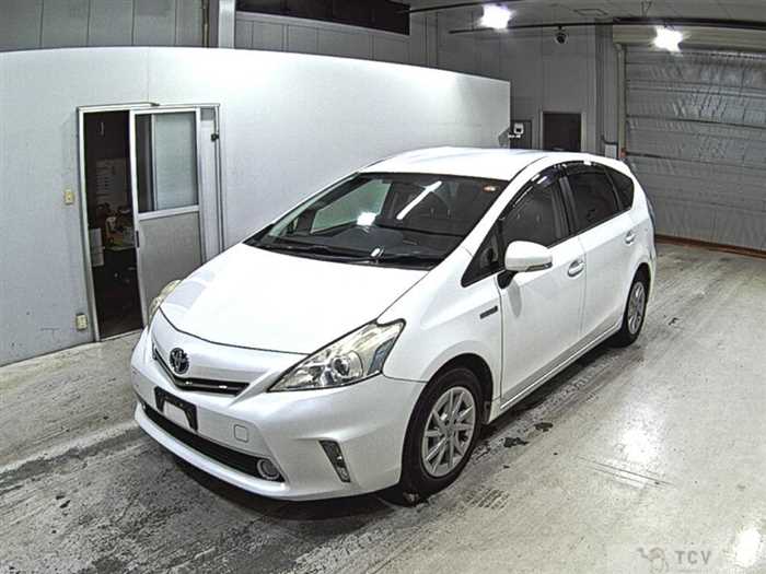 2013 Toyota PRIUS α