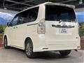 2013 Toyota Voxy