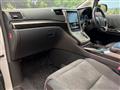 2013 Toyota Alphard Hybrid