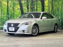 2013 Toyota Crown Hybrid