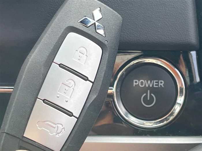 Mitsubishi OUTLANDER PHEV 2023 — миниатюра 6