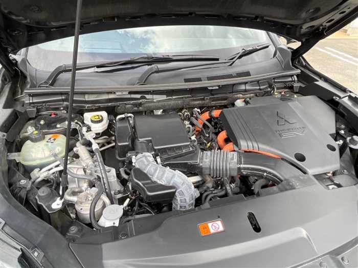 Mitsubishi OUTLANDER PHEV 2023 — миниатюра 9