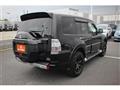 2017 Mitsubishi Pajero