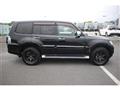 2017 Mitsubishi Pajero
